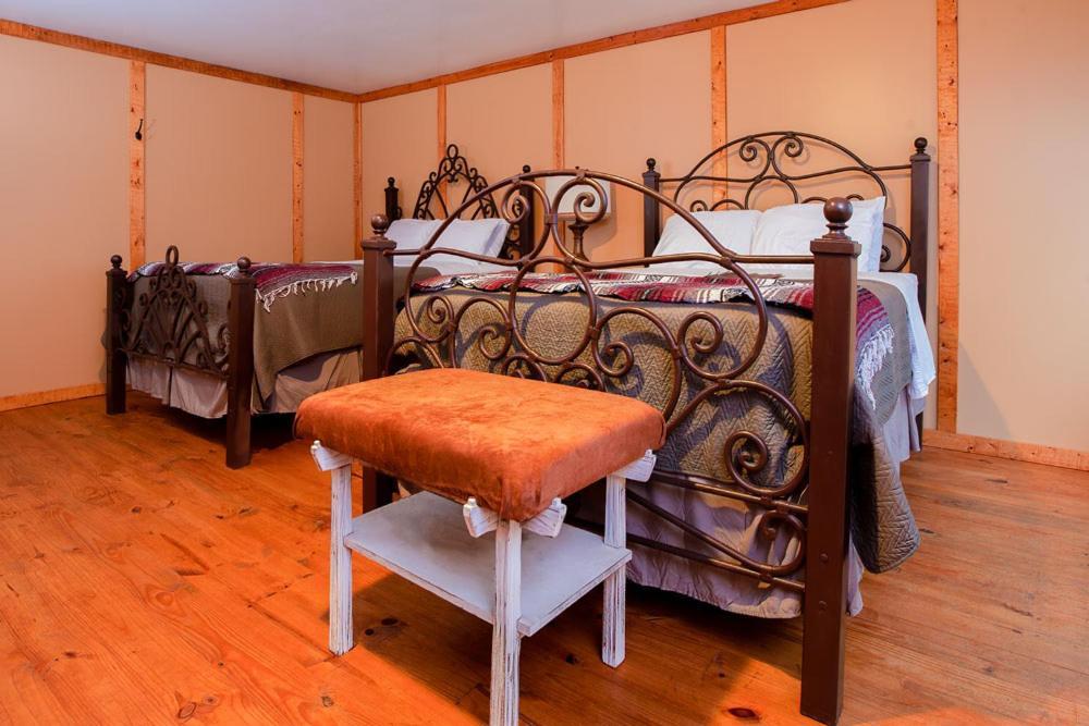Round Top Hotel Экстерьер фото